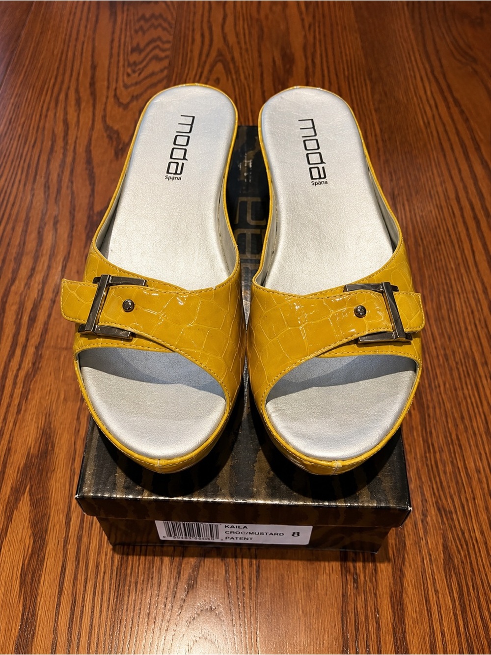 NIB Moda Kaila Yellow Platform Sandals, Size 8 - Picture 1 of 5